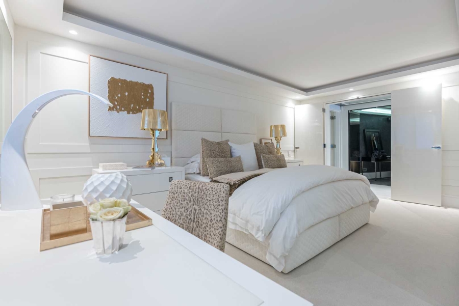 4 Bedroom Property for Sale in Clifton Western Cape